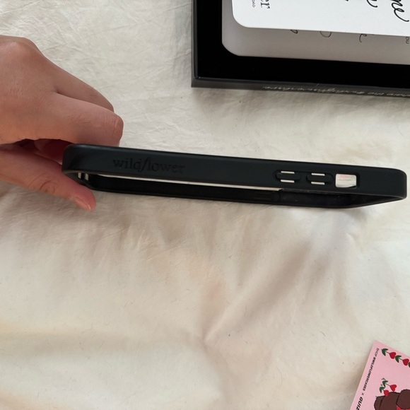 Wildflower 13 Pro Max Floral Phone Case - Picture 3 of 4